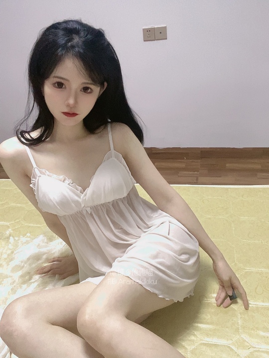 倦倦喵_白睡衣_11