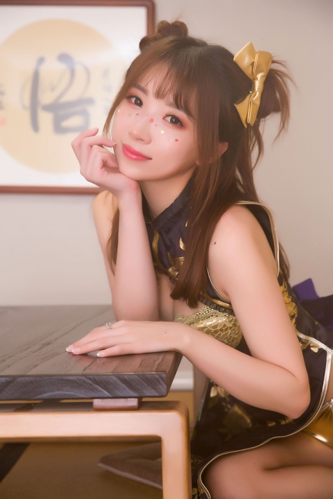 小女巫露娜-金丝旗袍