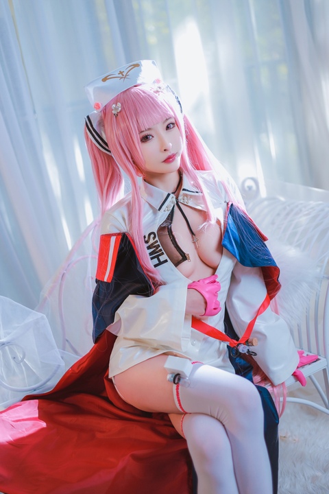 清水由乃 – 英仙座护士服