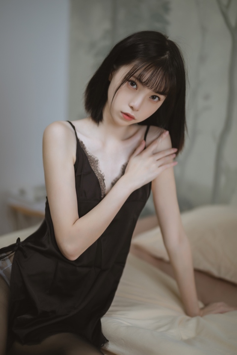 许岚LAN 黑色蕾丝睡衣