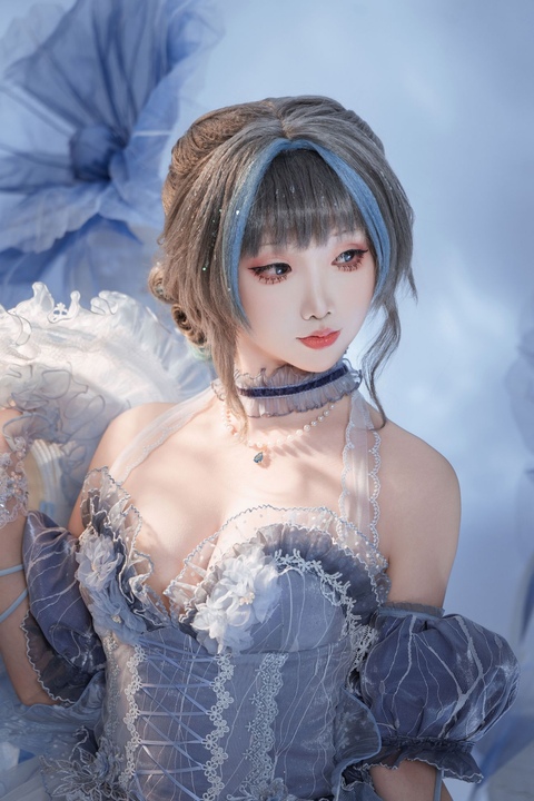 面饼仙儿-碧蓝航线柴郡礼服废稿