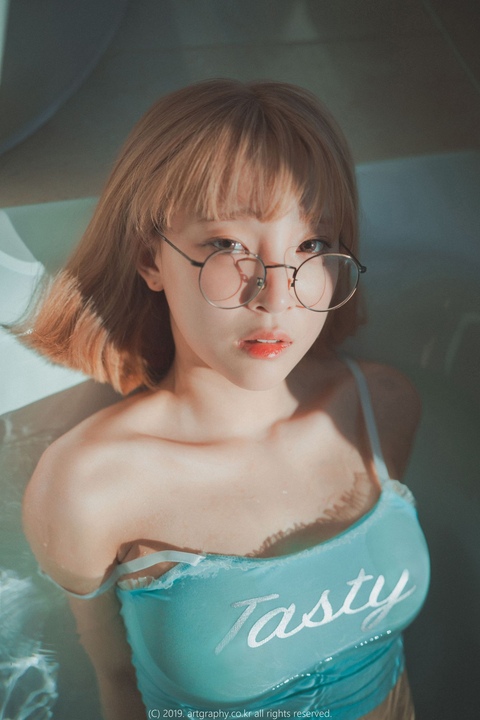 Ebichu姜仁卿(강인경)全系列高清写真作品 [156期]-漫图社