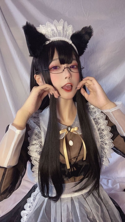 佳佳好难啊-透明女仆