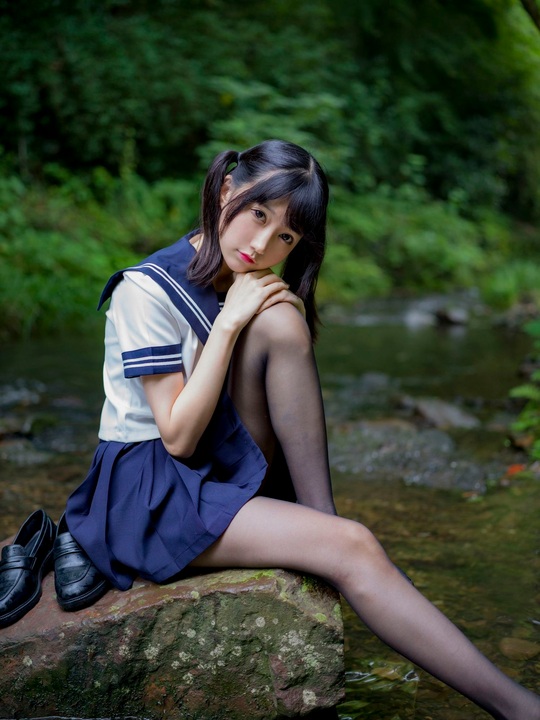 Nagisa魔物喵-森林里的女高中生