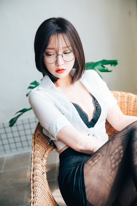 孫樂樂-Loozy-Officegirls-Vacation-Vol.1