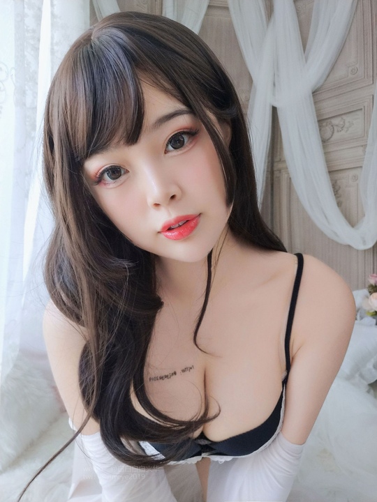 白烨妹纸-邻家大姐姐