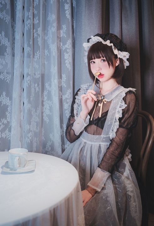 西园寺南歌-透明女仆