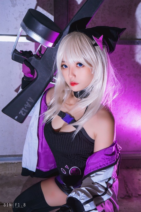 Messie Huang-AA12
