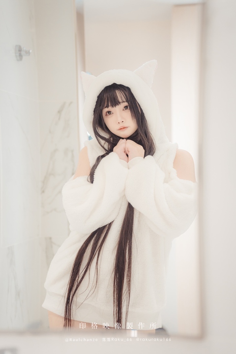 落落Raku - 白衣小猫Kitten