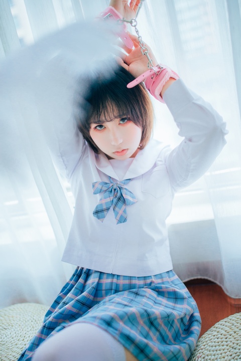 从从从从鸾 - 囚笼少女
