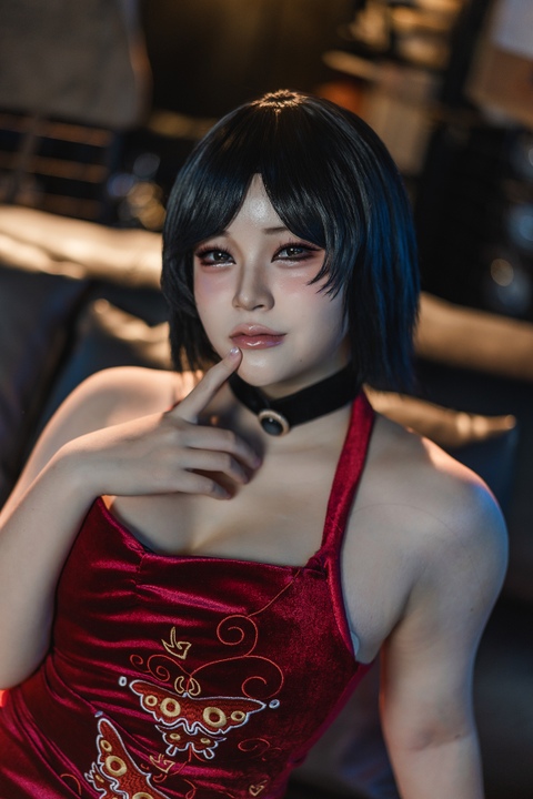 图片[2]-喵喵lock - 生化危机 艾达王 117P+1V-2.66GB 套图下载｜红裙女王再度惊艳！