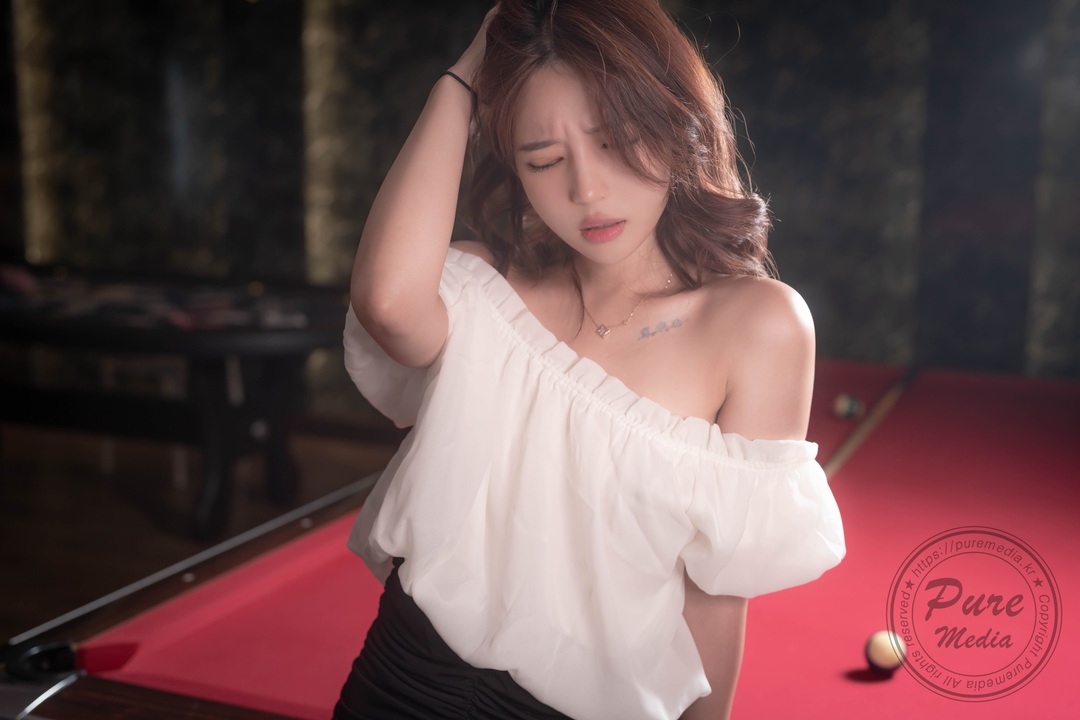 Yeha (예하) Pure Media Vol.305 写真套图分享 - Hard balls & Red hole