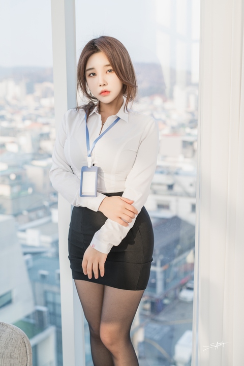 Zzyuri (쮸리) SAINT Photolife Shirt