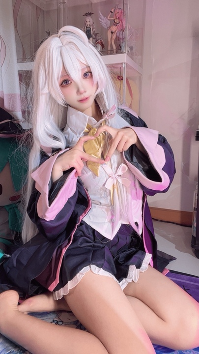现实版伊蕾娜？白栎Shirly《魔女之旅》[118P20V] 写真下载：这波还原度我给满分！-漫图社