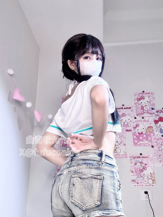 曲奇软fufu - 短T牛仔裤