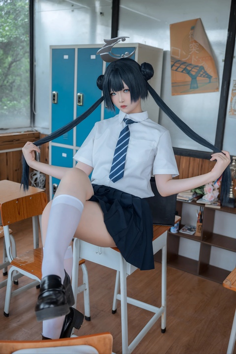 炸虾球耶呜 · 蔚蓝档案 妃咲JK制服｜44P校园日常 · 玄武商会千金的青春时光-漫图社