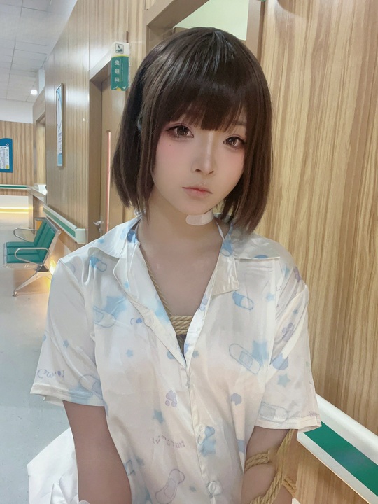 yuuhui玉汇(Kokuhui) 生病的妹妹 Sickly Cute [37P2V]-漫图社
