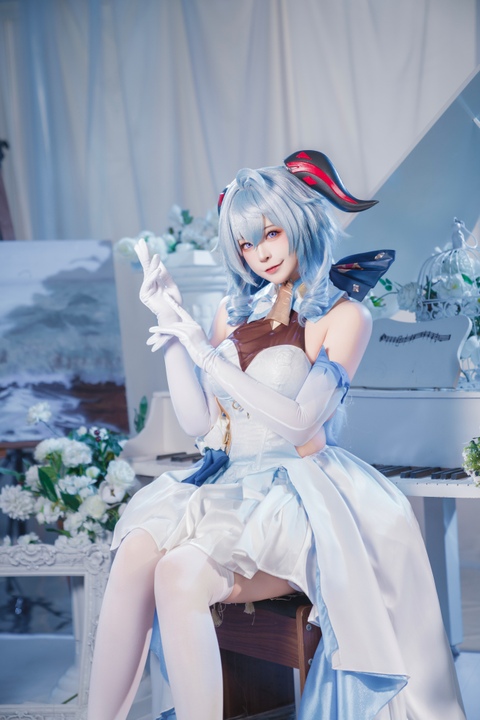 冉冉不甜v – 《原神》甘雨白礼服写真集 [39P]-漫图社