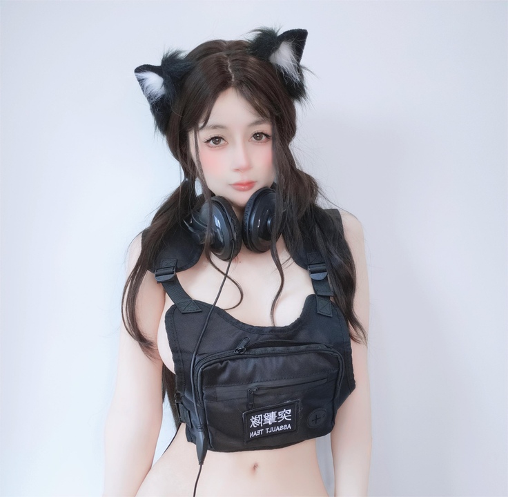 白银81 – 自撮り VOL.98 [98P9V-1.63GB]-漫图社