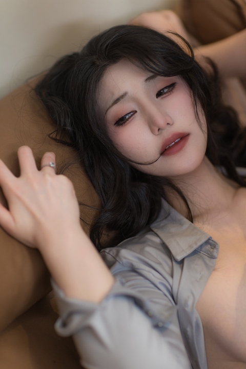 星澜 · 寝取人妻新员工｜81P+1V· 职场禁忌的灰色地带-漫图社