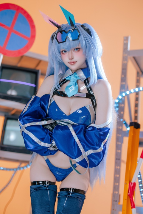 屿鱼 · 碧蓝航线 花园赛车服｜82P速度美学 · 赛道上的飒爽英姿-漫图社