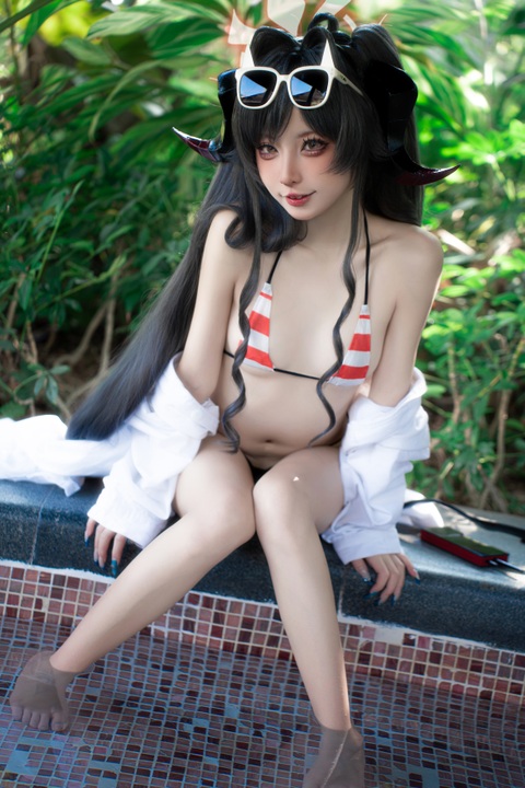 纸悦Etsu_ko · 蔚蓝档案 鬼怒川霞 水着｜44P夏日清凉 · 百鬼夜行温泉乡的活泼少女-漫图社