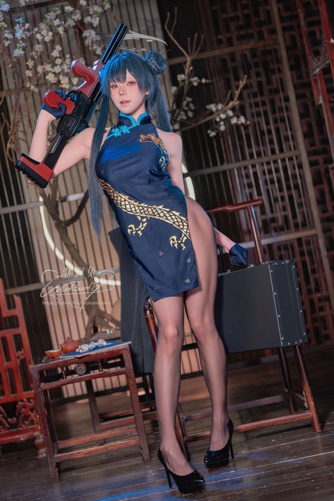 组长级压制！咬一口兔娘 龙华妃咲 (Kisaki)：123P 2V 还原山海经最强少女的冷艳瞬间-漫图社